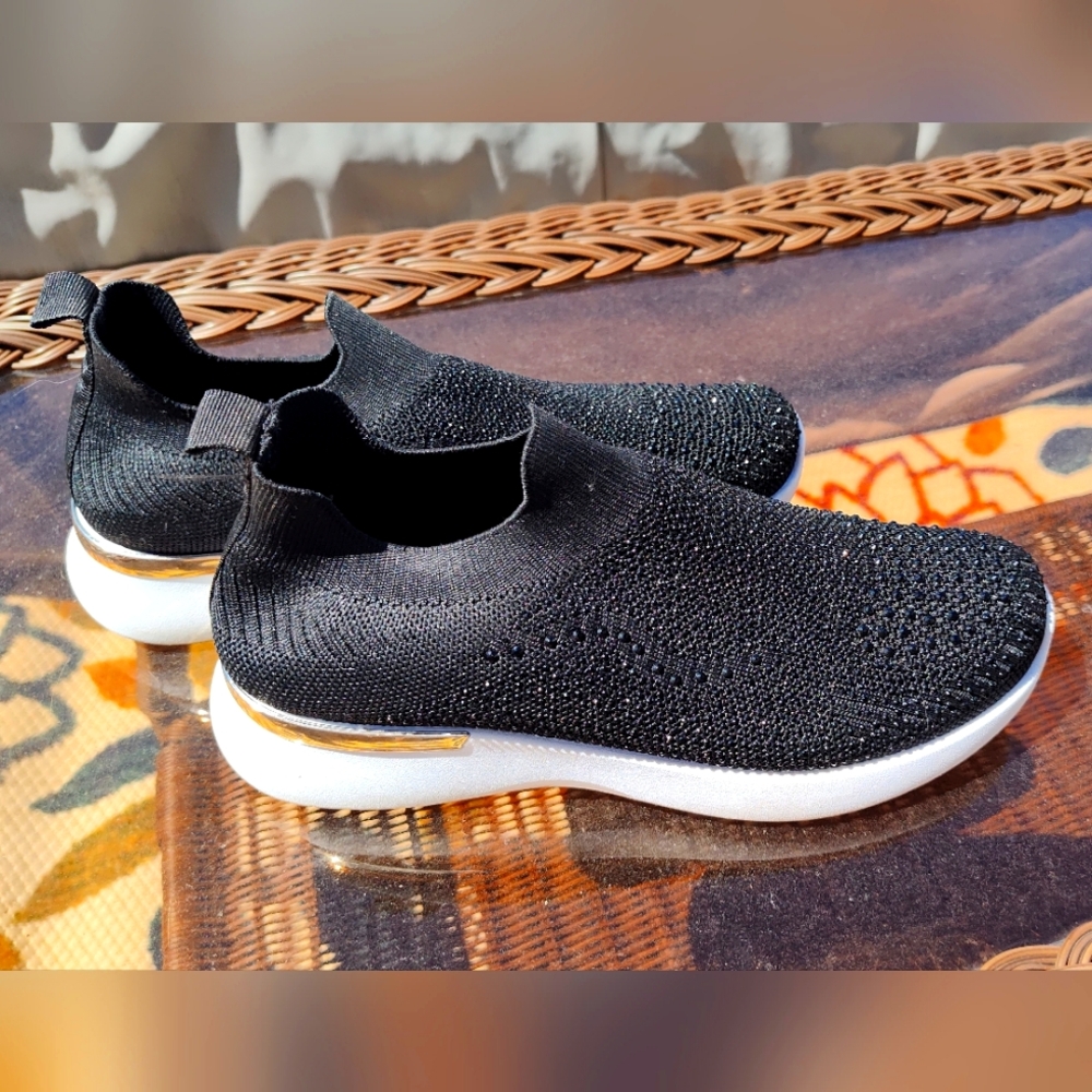 Black Shoes 7.5 Rouge Helium